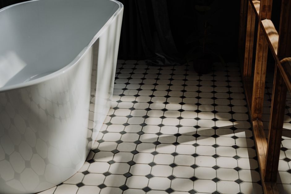 High-quality ceramic bathroom floor tiles